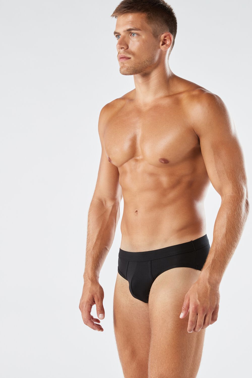 Italian Elgance in Men's Underwear – intimissimi – Underwear News Briefs